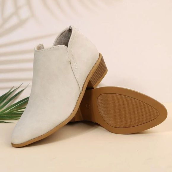 Minimalist Booties - Picture 5 of 5